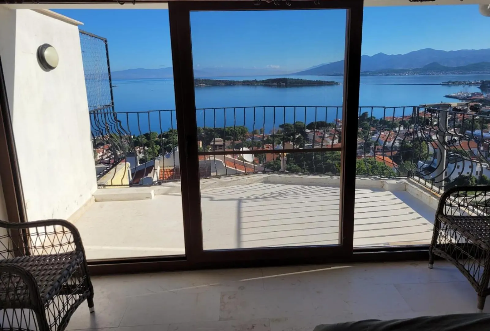 Terrace Urla Acomodação com café da manhã